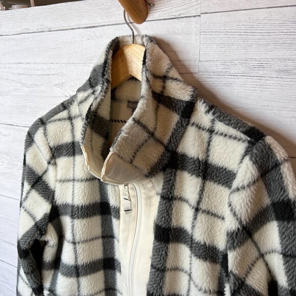 T by Talbots Jacket Womens SZ MP Black and White Merry Plaid Cozy Sherpa Outdoor - Picture 13 of 14
